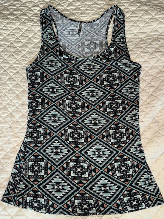 BKE Tops - BKE Sleeveless Aztec-Print Tank Top L